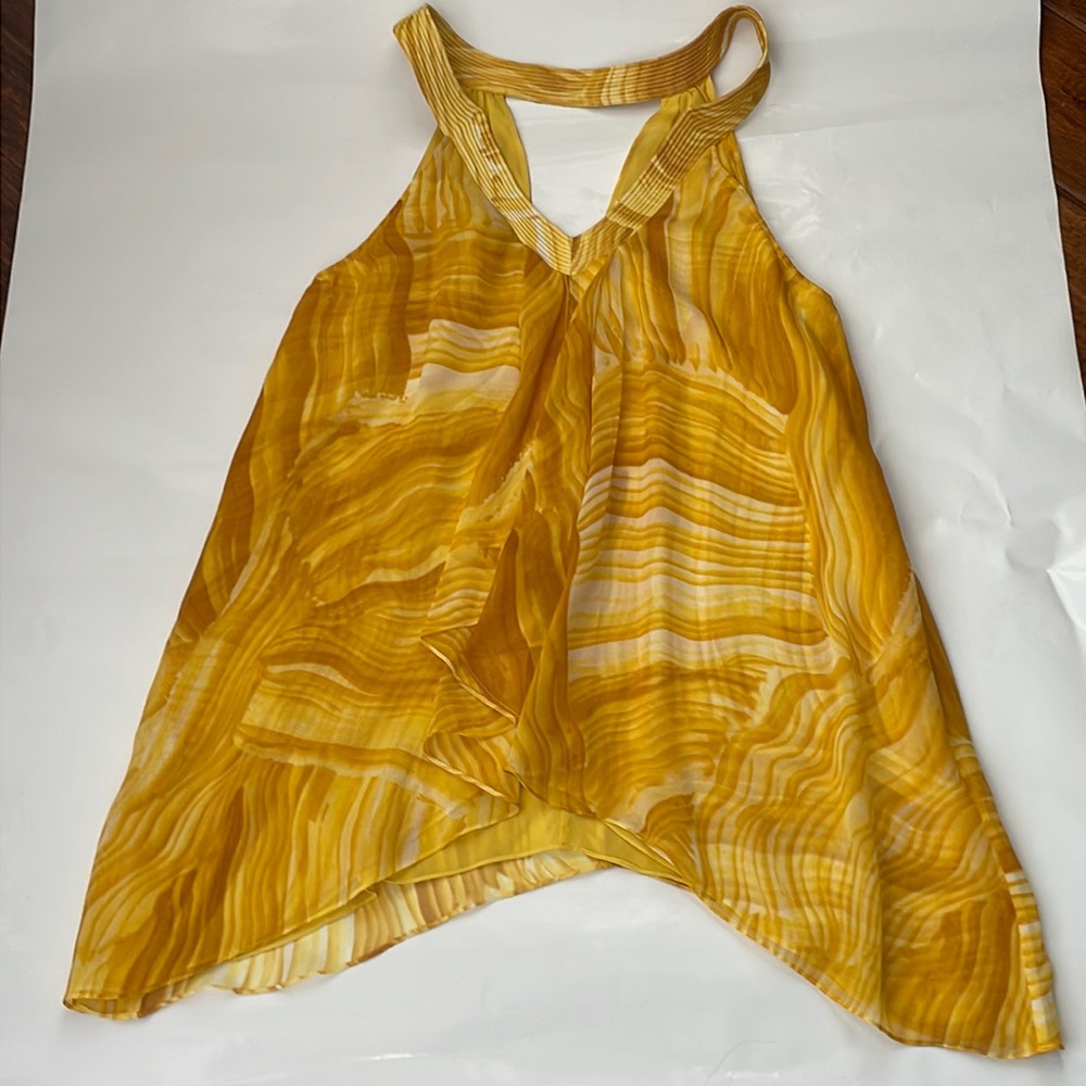 Diane von Furstenburg yellow ruffled sleeveless top size 12